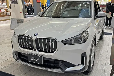 BMW iX1
